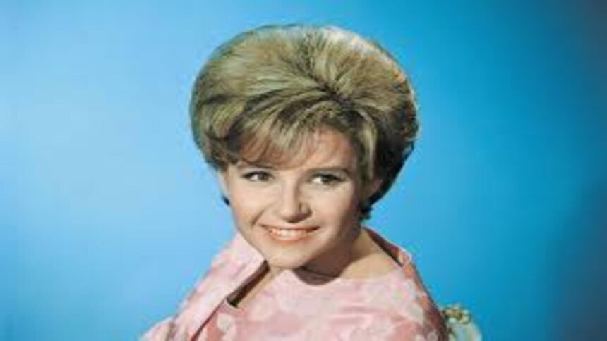 Brenda Lee’s Classic Gets Spanish AI Makeover with Universal’s New “Noche Buena y Navidad”