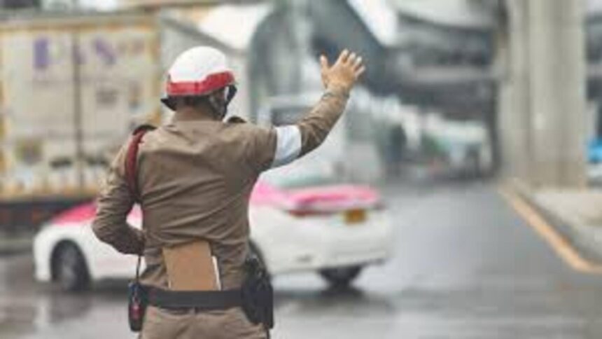 Thai police officers allegedly extort 165,000 USDT from foreign national using fake warrant. 7 suspects arrested; investigation ongoing in Bangkok.