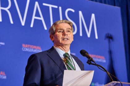 Former US Treasury Secretary Criticizes National Bitcoin Reserve Proposal