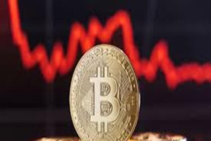 Arthur Hayes Urges Investors to Stay Patient as Bitcoin Falls Below $77K